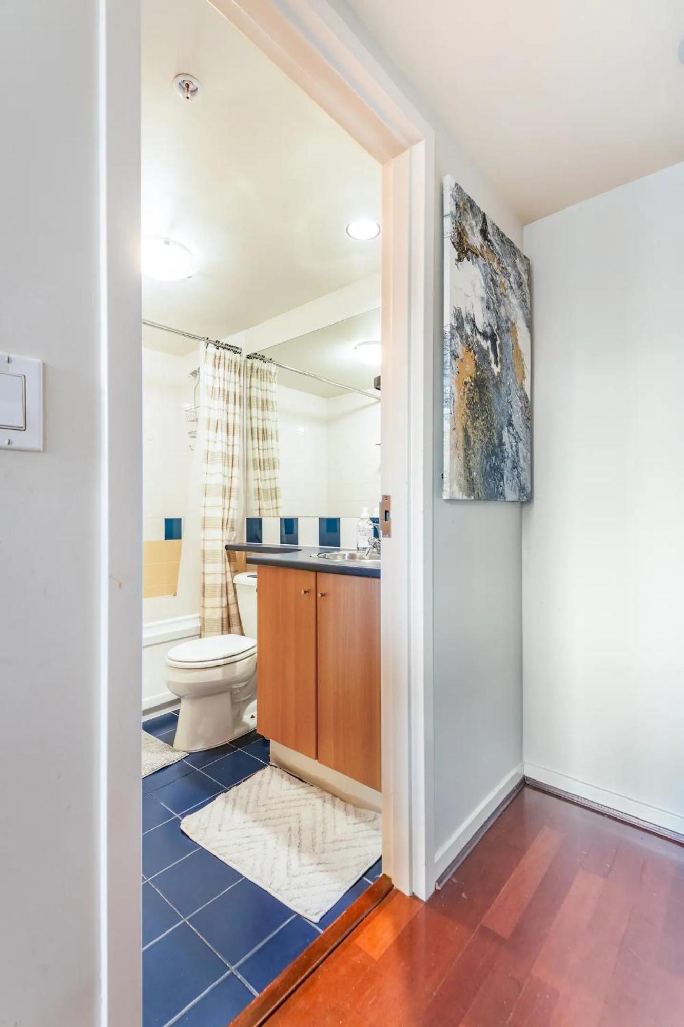 Loft In Downtown Vancouver With Free Parking Екстериор снимка