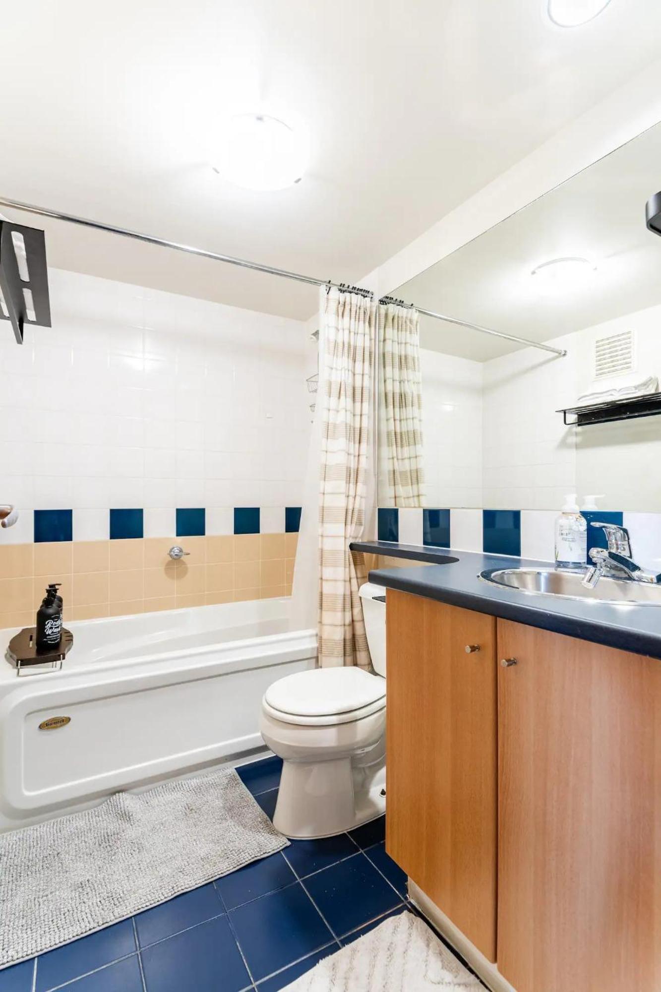 Loft In Downtown Vancouver With Free Parking Екстериор снимка